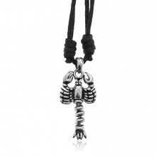 UA056 Амулет Скорпион на шнурке, 3,5х1,5см